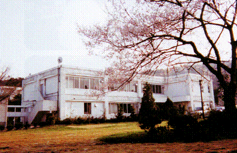 平成14年4月の保健管理センター(川内北キャンパス)の写真を掲載